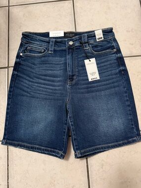 Judy Blue Dark Wash Denim Jean Shorts - Classic Five-Pocket Style High Rise